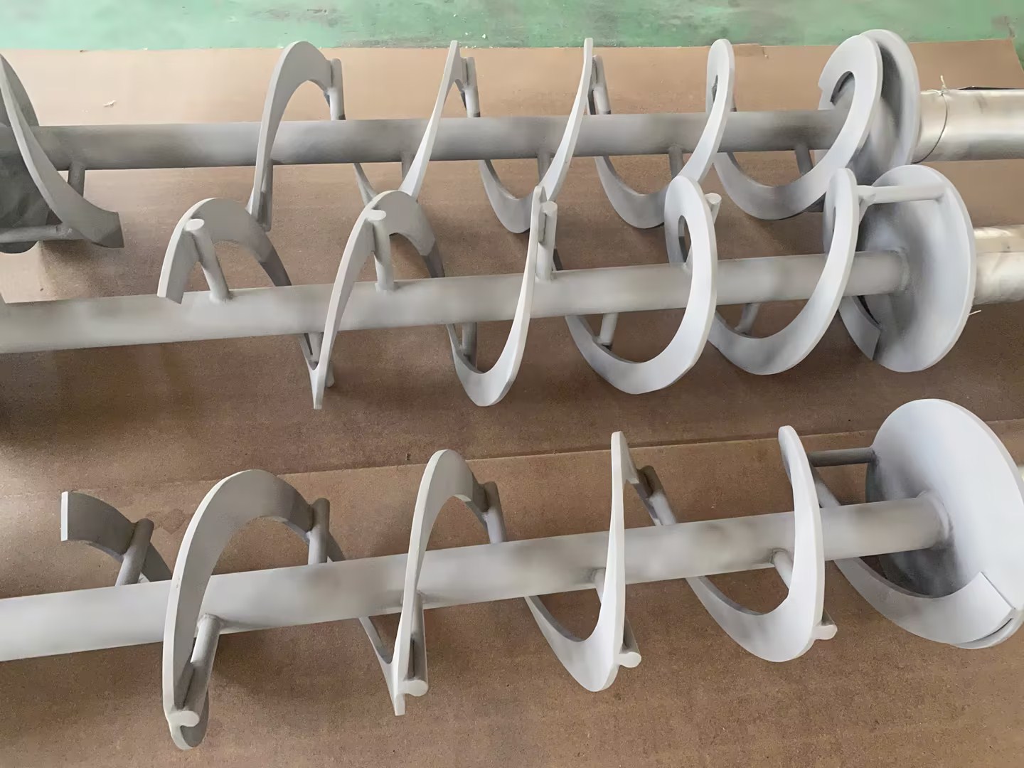 Покрытие карбида вольфрама брызг спирального вала изготовленное на заказ используя для материального перехода